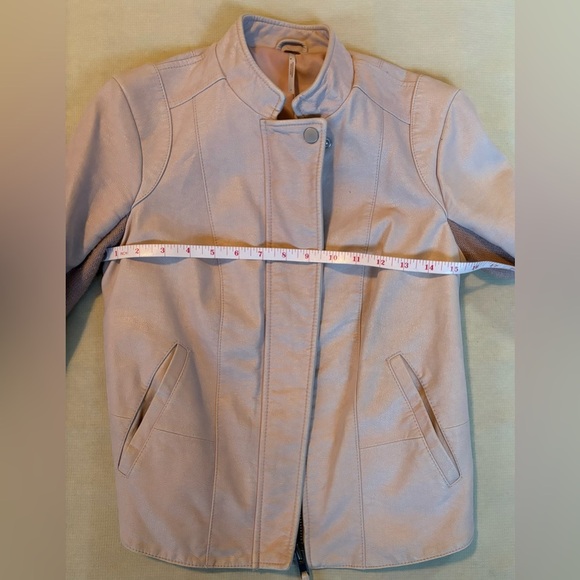Preloved Free People Pale Pink Cool & Clean
Moto Vegan Leather Zip Up Jacket 2 - Picture 12 of 13